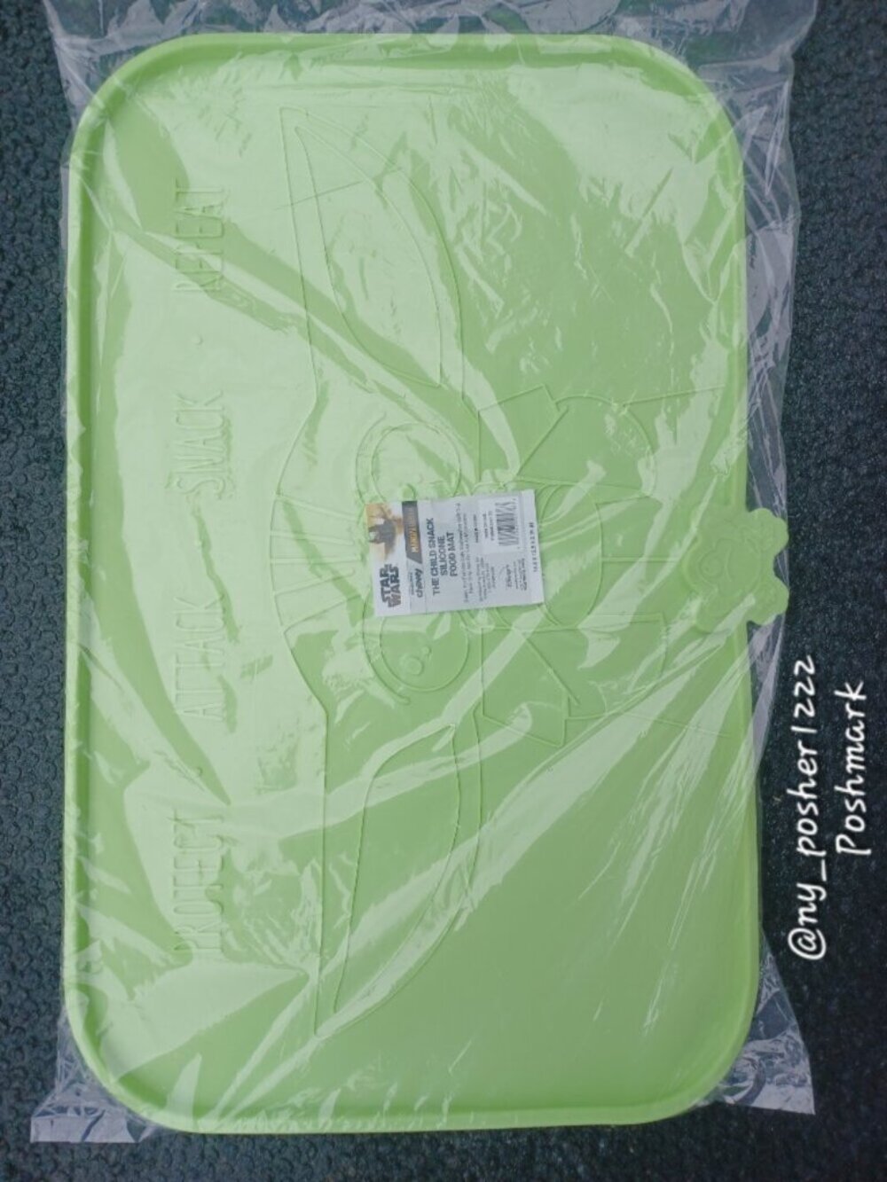 𝗰𝗵𝗲𝘄𝘆 𝗦𝗧𝗔𝗥 𝗪𝗔𝗥𝗦 THE MANDALORIAN THE CHILD Snack Pet Food Mat Green - Picture 10 of 14